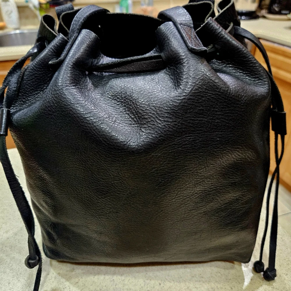 MADEWELL Bucket Bag, Madewell Handbag, Black Leather Handbag - Picture 1 of 5